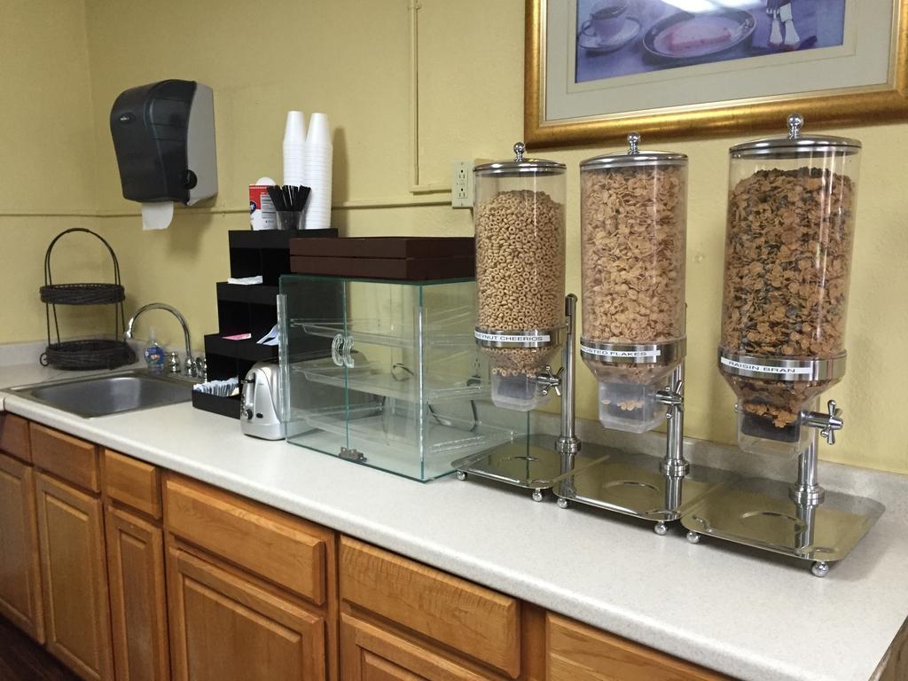 Americas Best Value Inn-Nashville/Airport South Εξωτερικό φωτογραφία